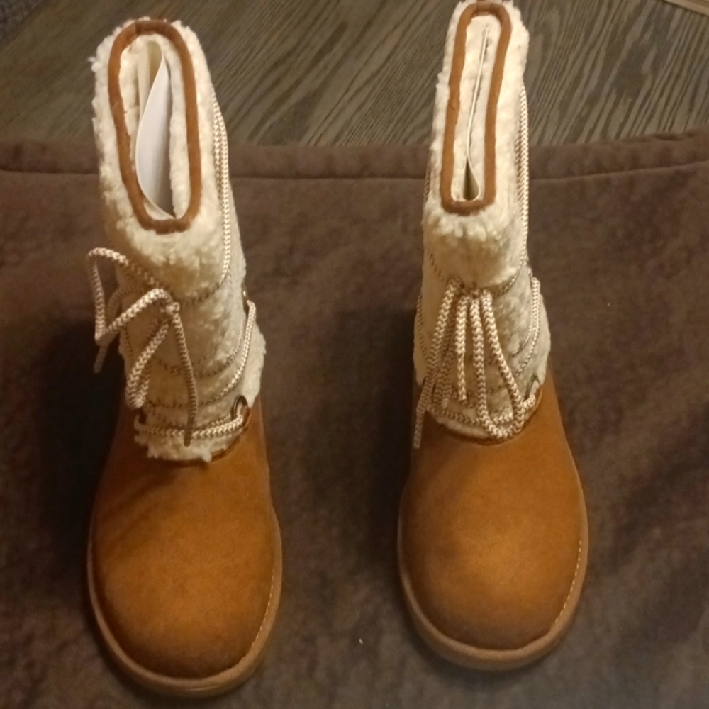 Makalu fleece lined boots